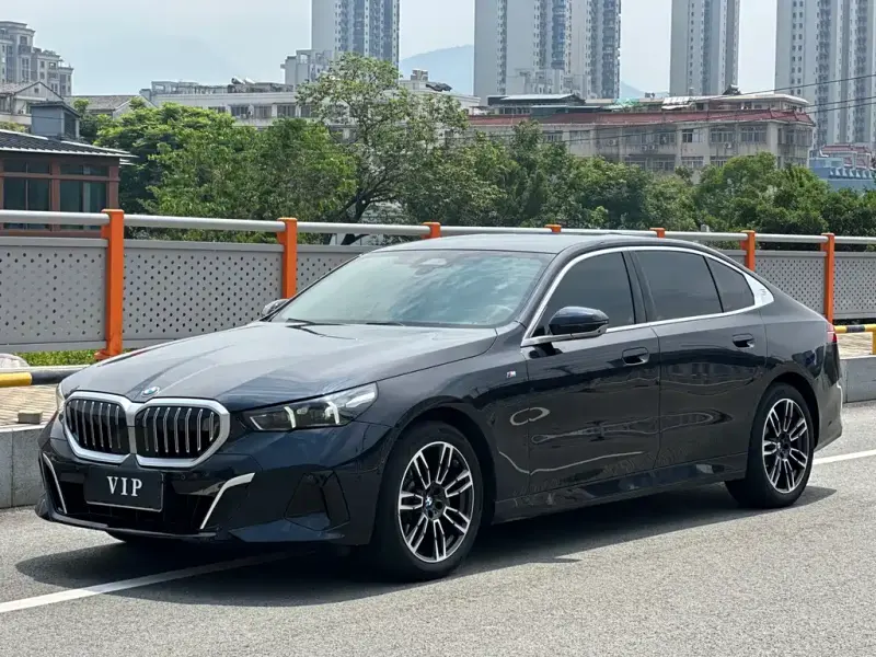 BMW 5 Series, 2025