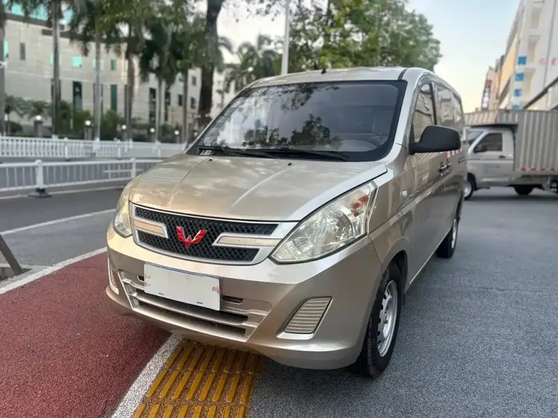 Wuling Rongguang V, 2018