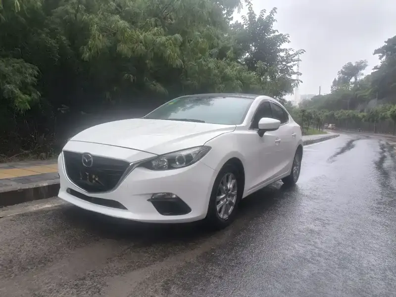 Mazda 3 Axela, 2015