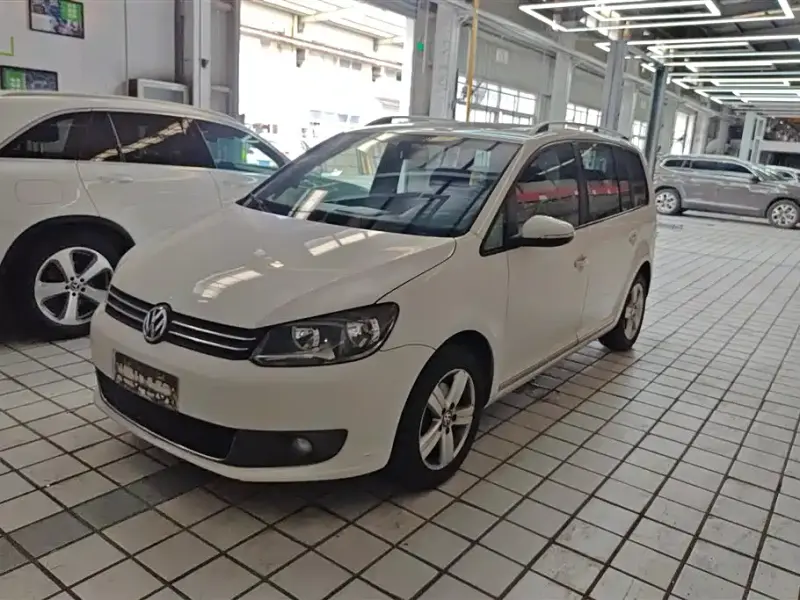 Volkswagen Touran, 2015 — фото 1