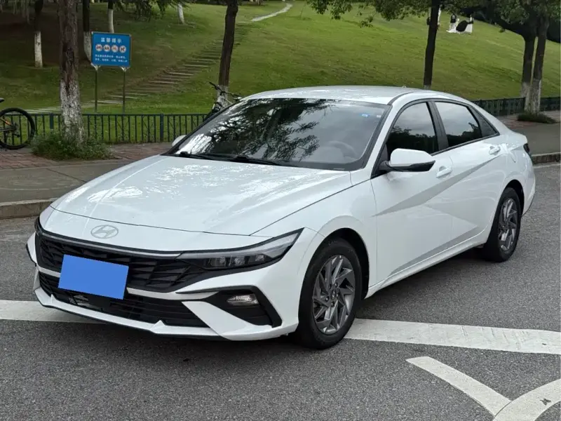 Hyundai Elantra, 2024