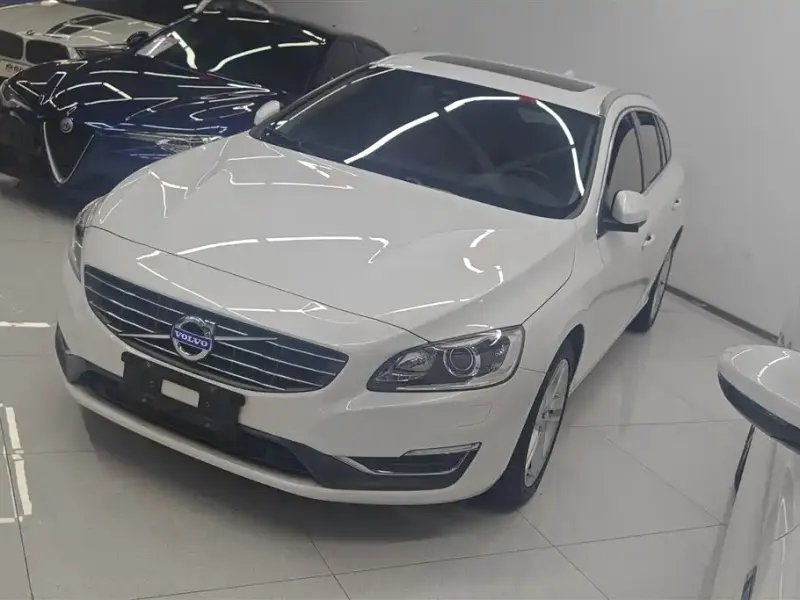 Volvo V60, 2015