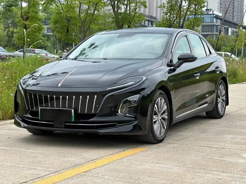 Hongqi E-QM5, 2023