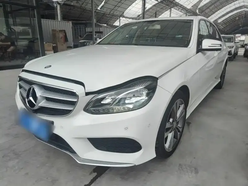 Mercedes-Benz E-Class, 2015 — фото 1