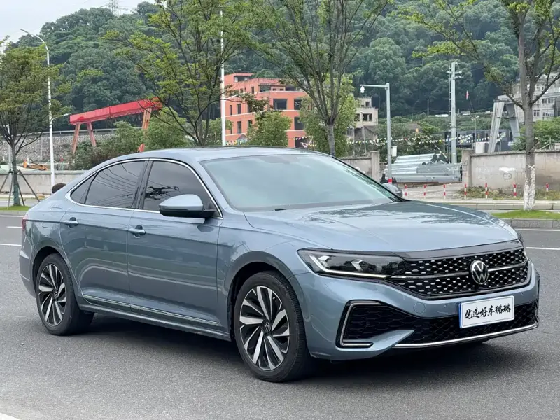Volkswagen Passat, 2022