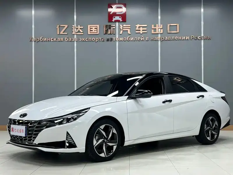 Hyundai Elantra, 2023