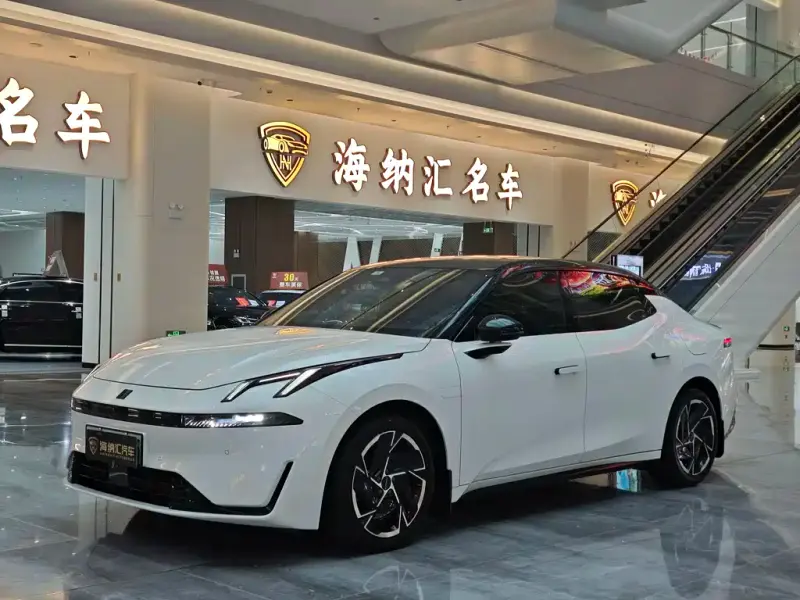 Lynk & Co 07 EM-P, 2025