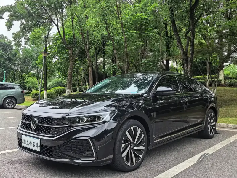 Volkswagen Passat, 2022