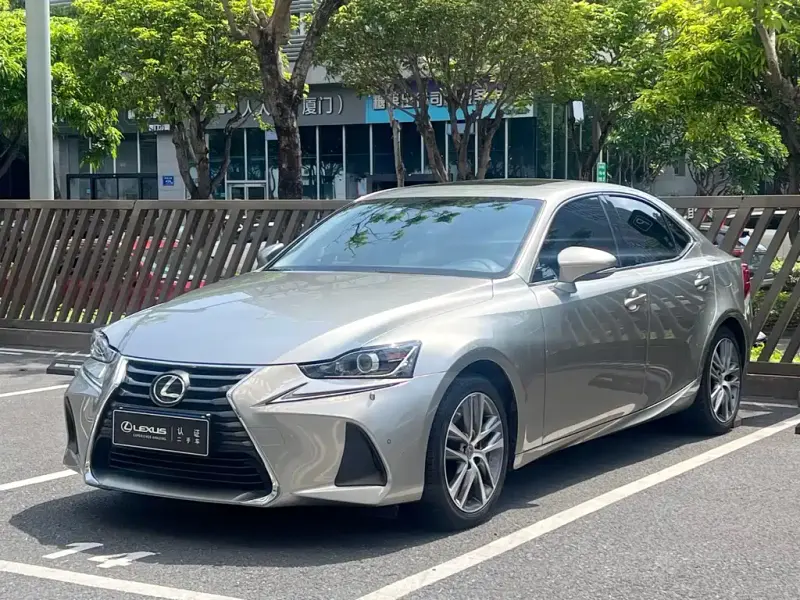 Lexus IS, 2019