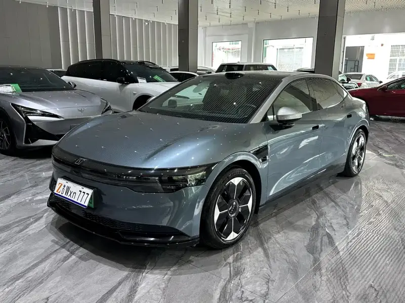Zeekr 007, 2025
