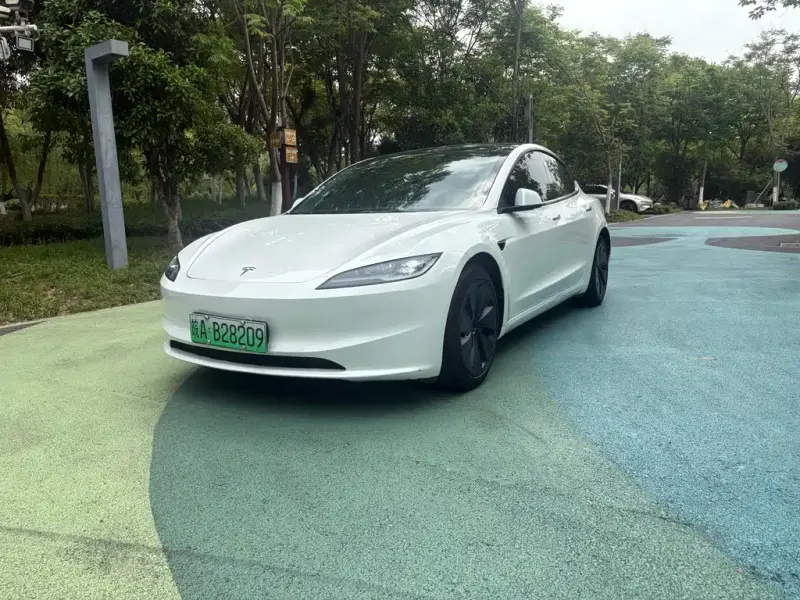 Tesla Model 3, 2023