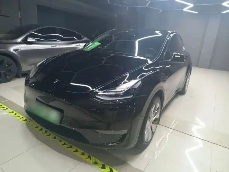 Tesla Model Y, 2023