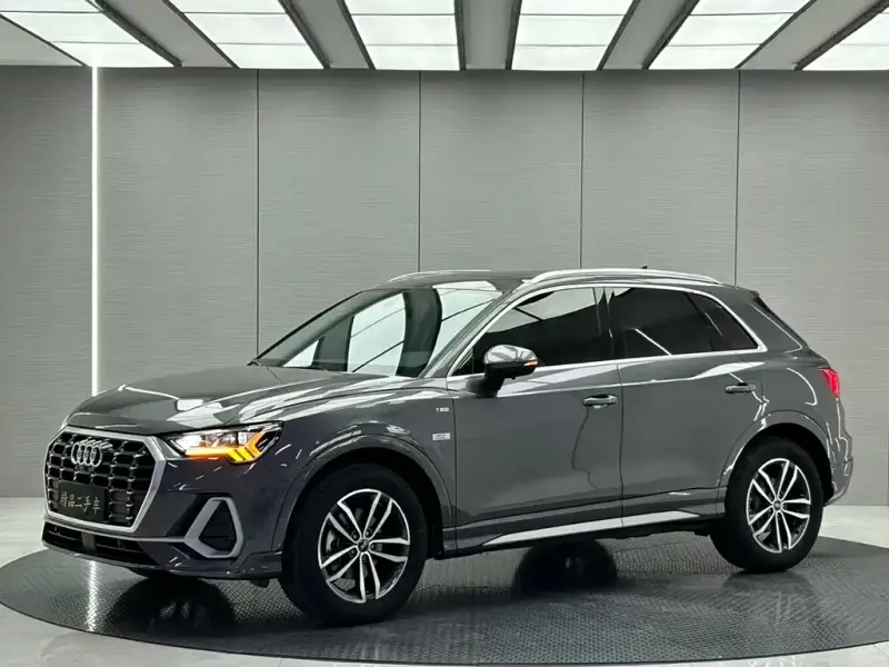 Audi Q3, 2022 — фото 1