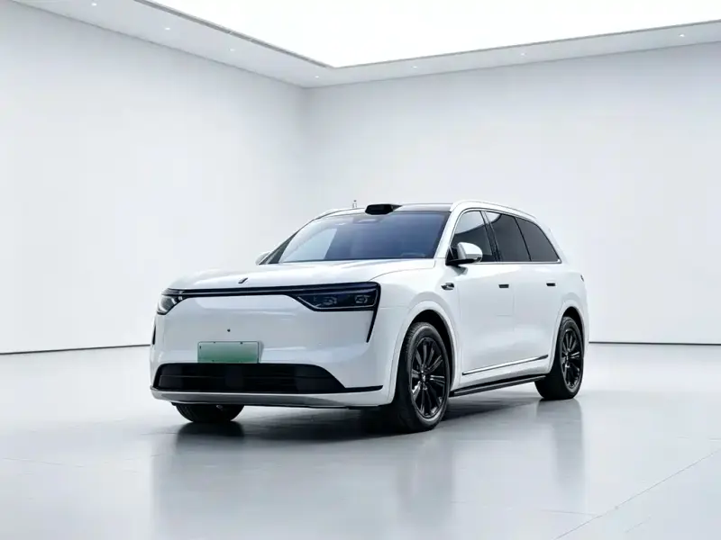 AITO M8, 2025