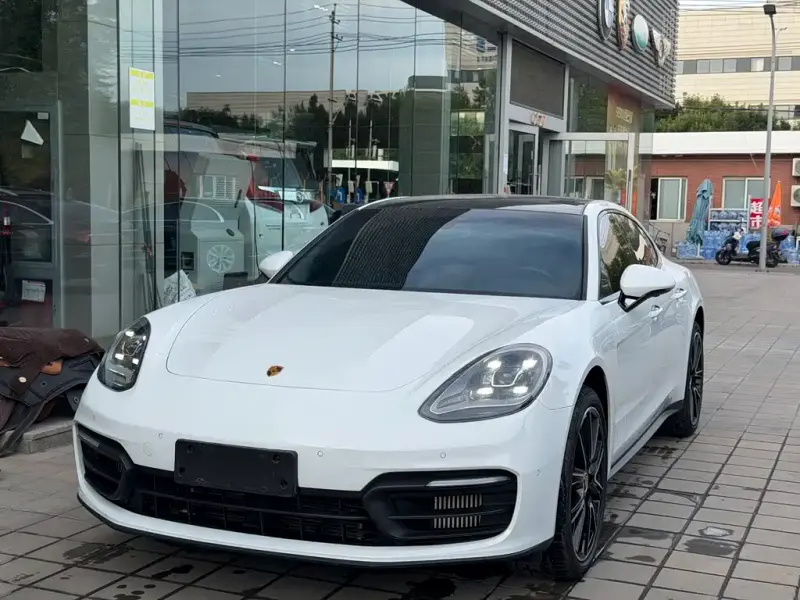 Porsche Panamera, 2023