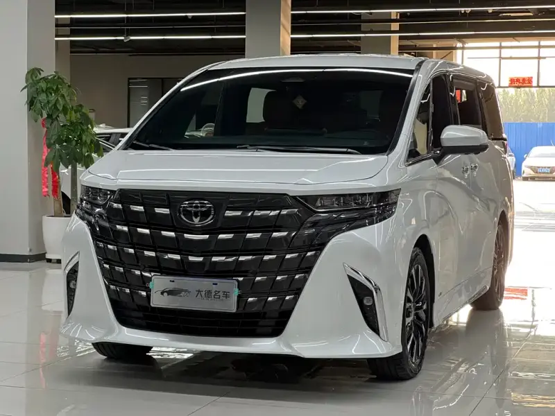 Toyota Alphard, 2024
