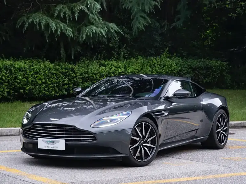 Aston Martin DB11, 2023