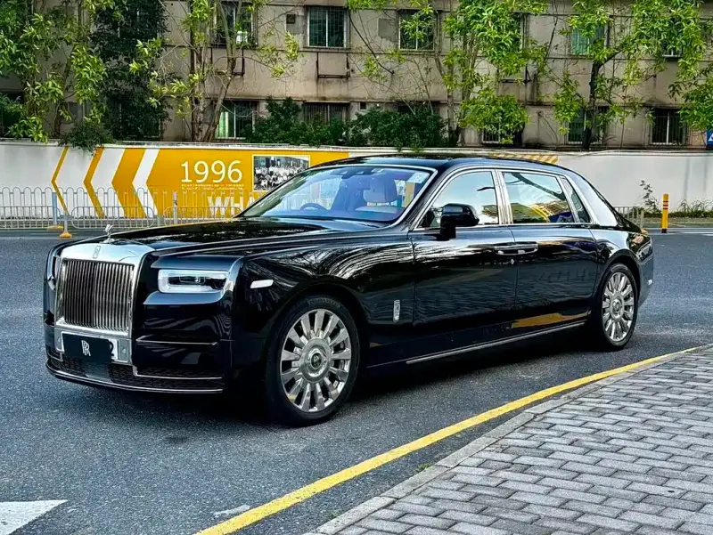 Rolls-Royce Phantom, 2019 — фото 1