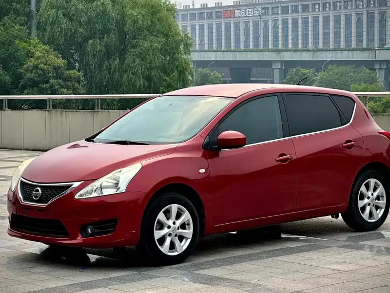 Nissan Tiida, 2014 — фото 1
