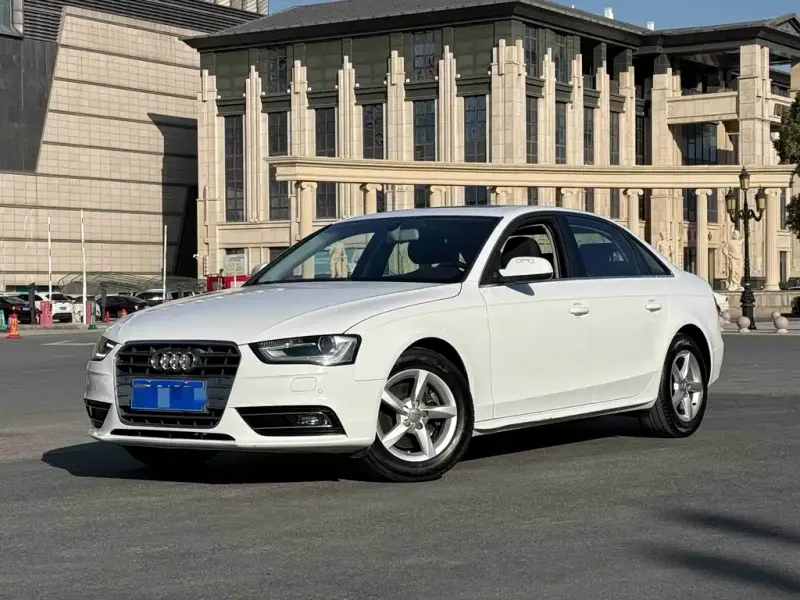 Audi A4L, 2014 — фото 1
