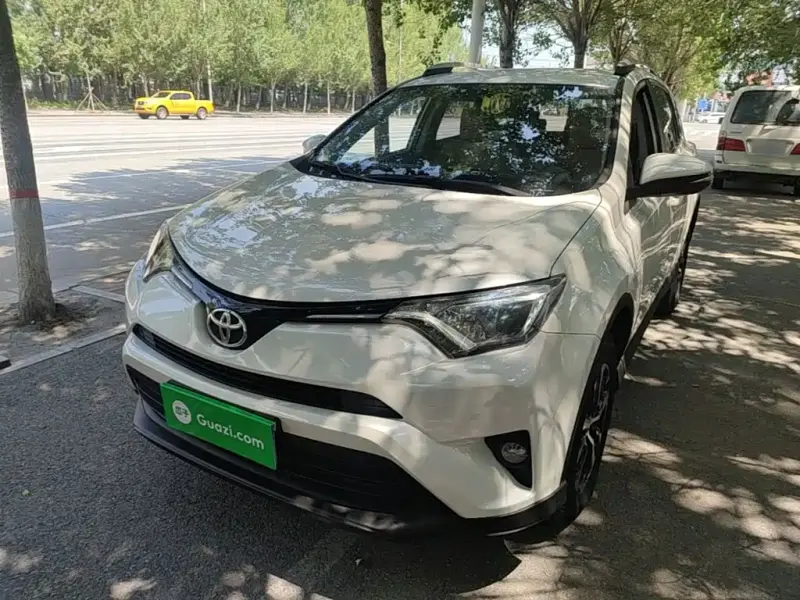 Toyota RAV4, 2017 — фото 1