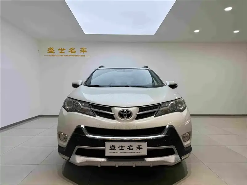 Toyota RAV4, 2016 — фото 1