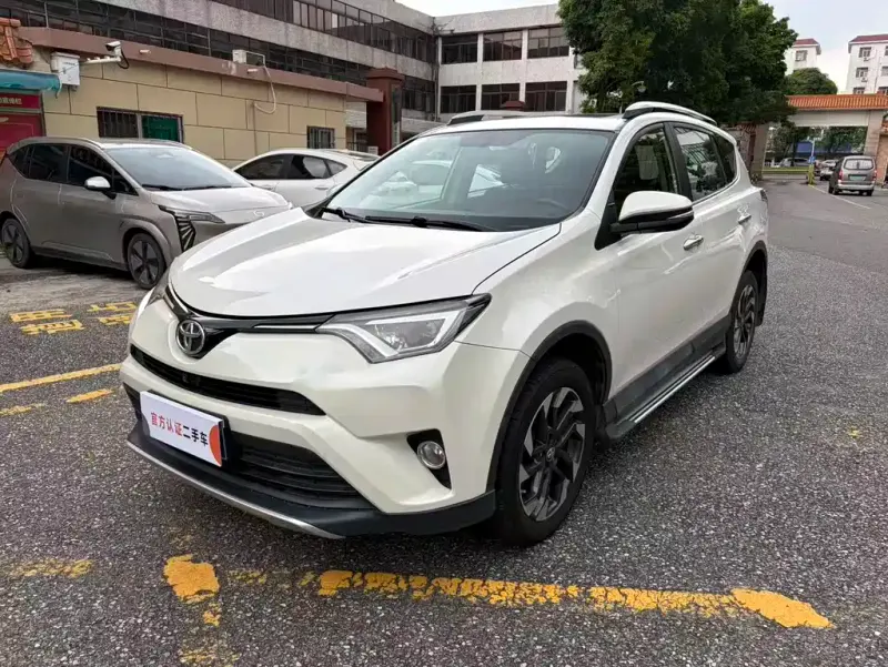 Toyota RAV4, 2017 — фото 1