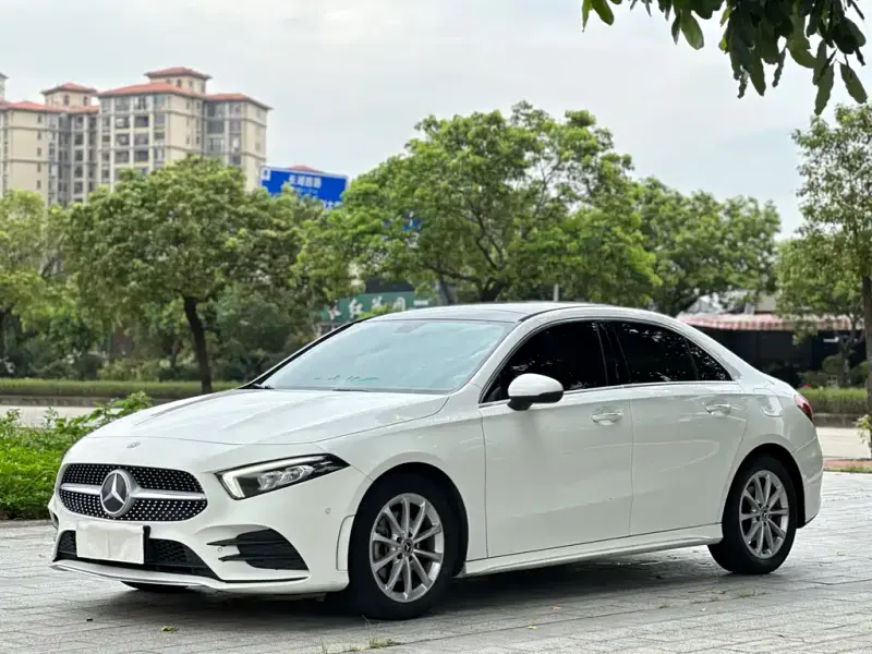 Mercedes-Benz A-Class, 2019 — фото 1