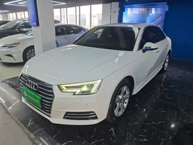 Audi A4L, 2018 — фото 1