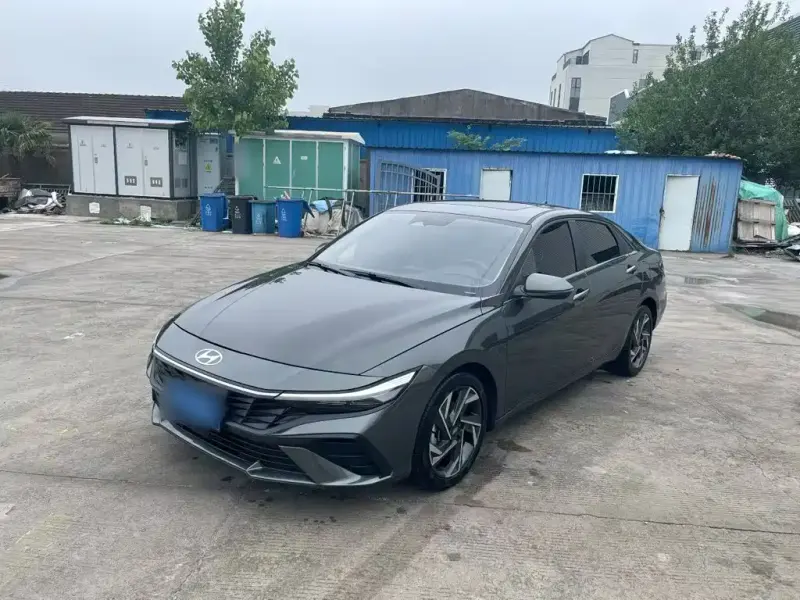 Hyundai Elantra, 2025