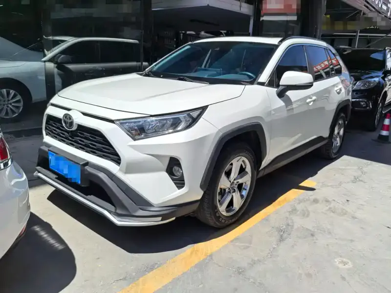 Toyota RAV4, 2020 — фото 1