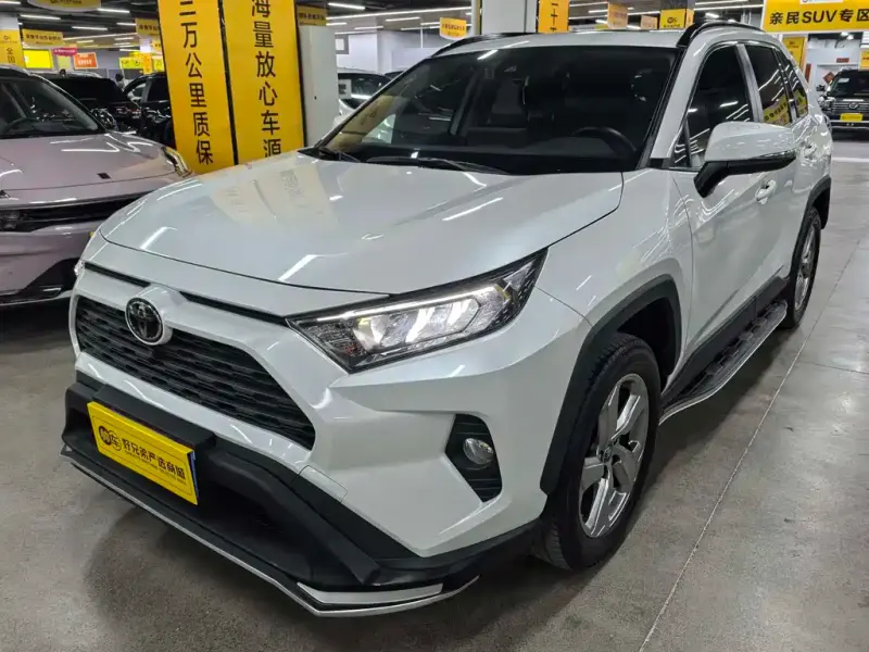 Toyota RAV4, 2022 — фото 1