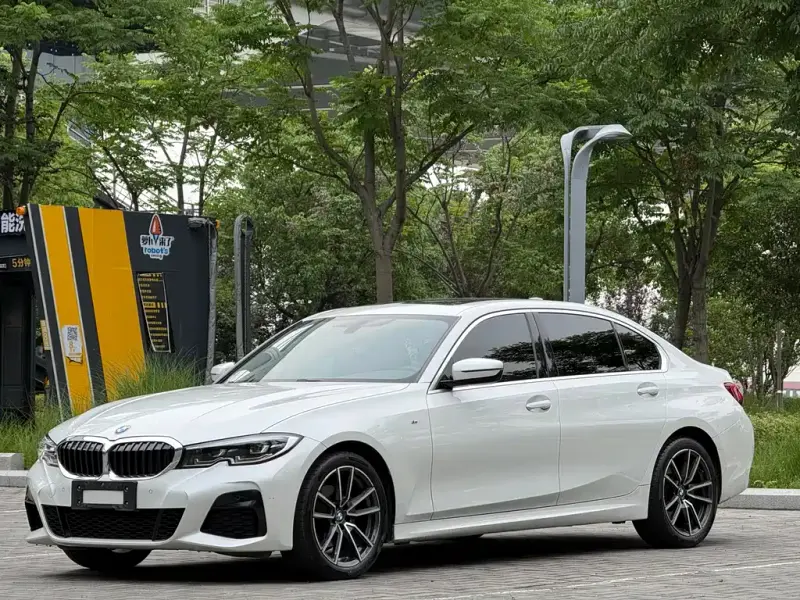 BMW 3 Series, 2021