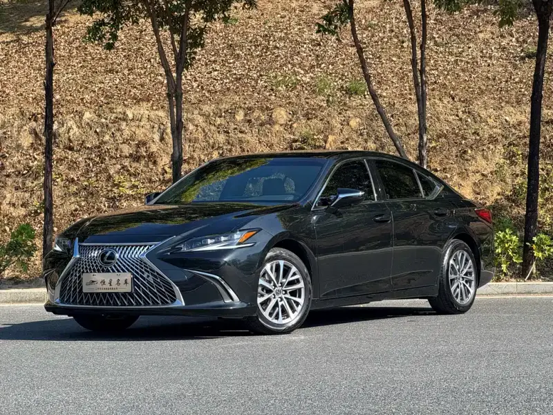 Lexus ES, 2024