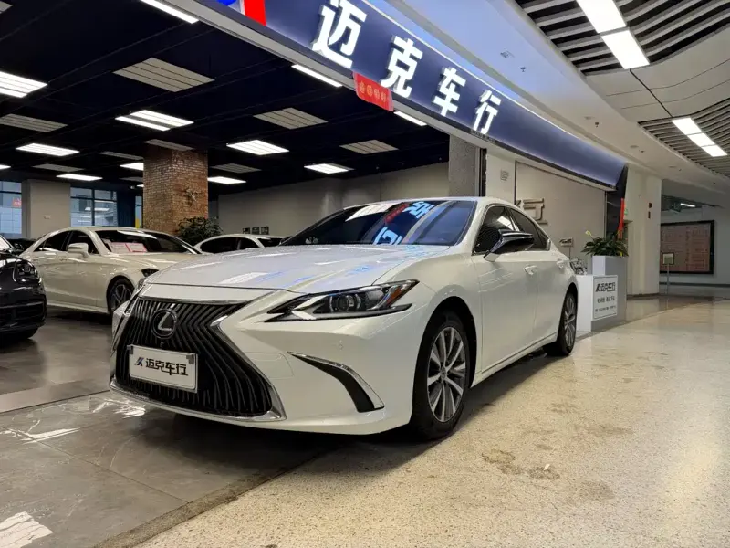 Lexus ES, 2020 — фото 1