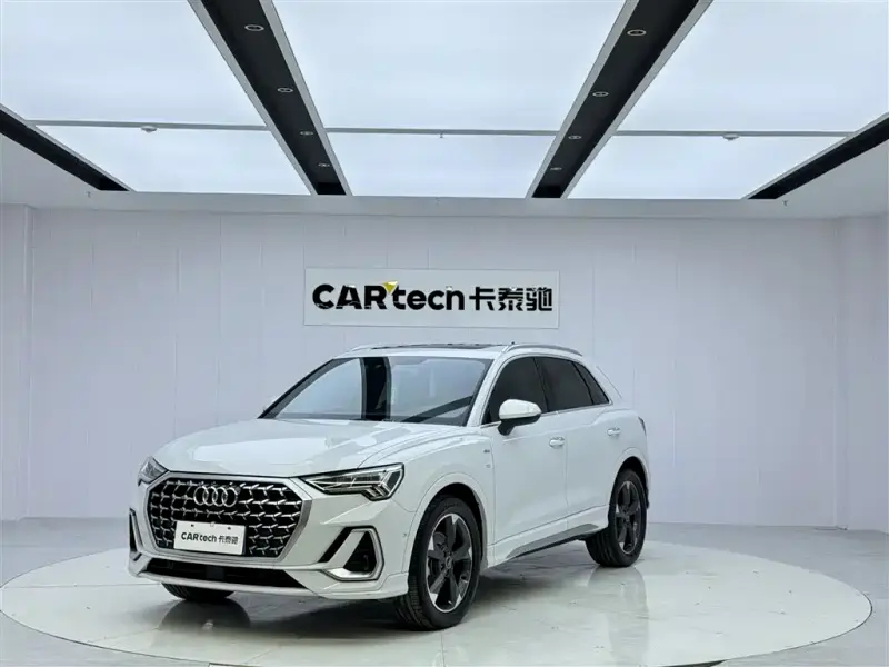 Audi Q3, 2023 — фото 1