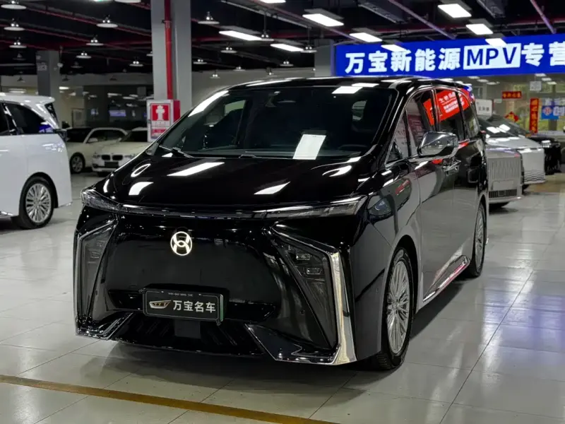 Hycan V09, 2024