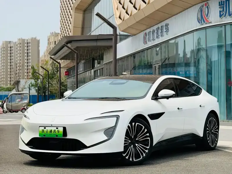 Avatr 12, 2024