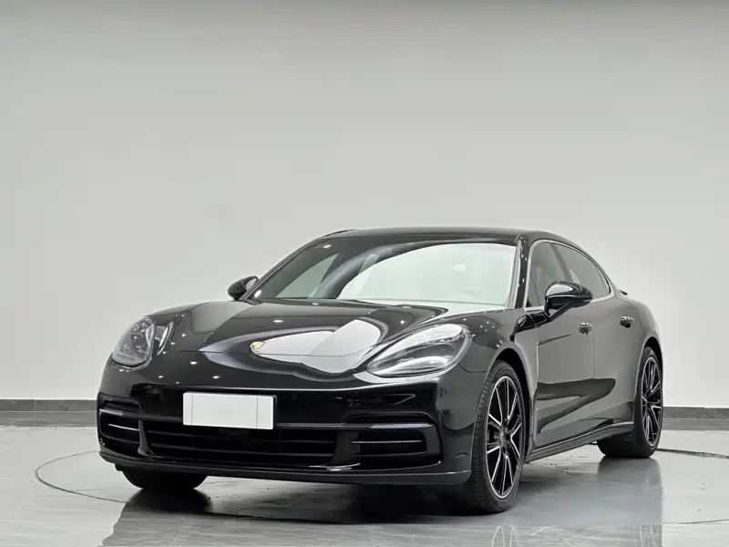 Porsche Panamera, 2018 — фото 1