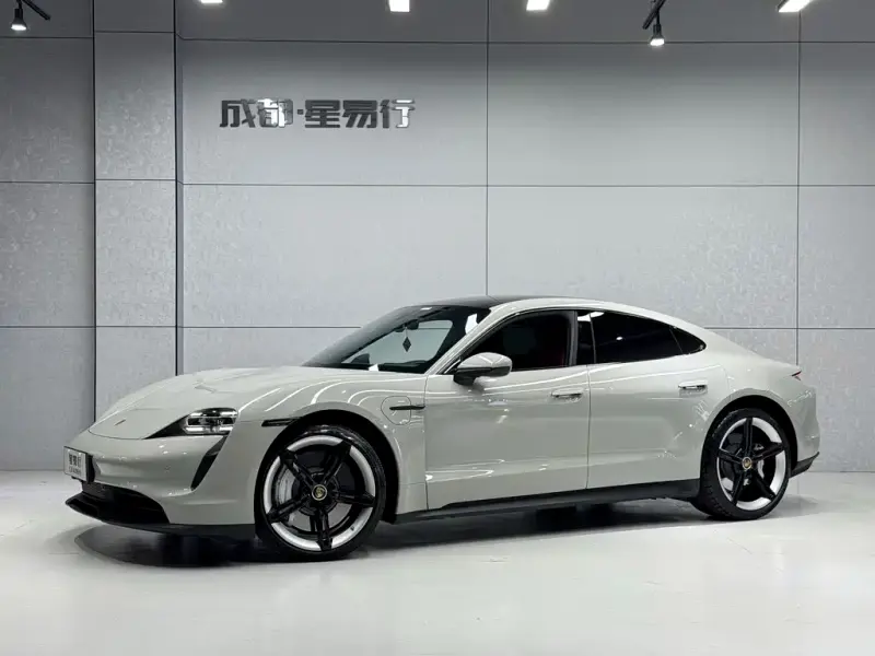 Porsche Taycan, 2022