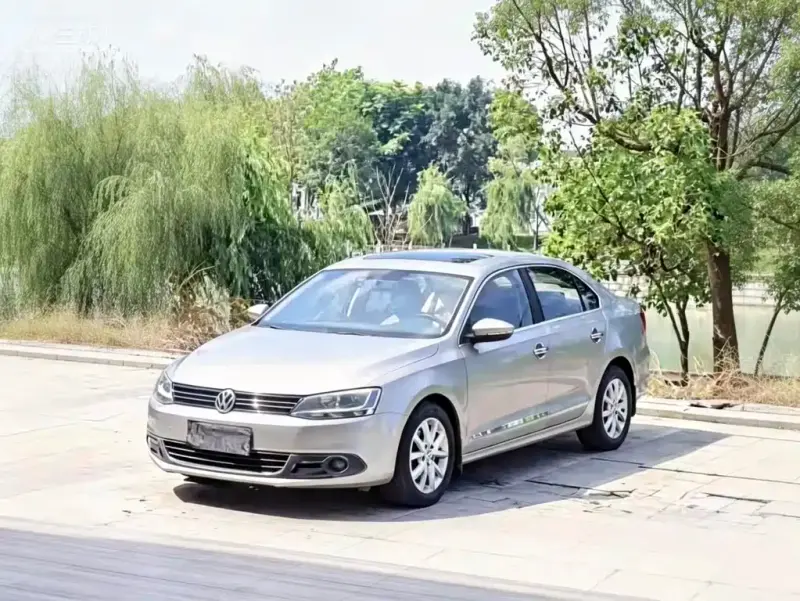 Volkswagen Sagitar, 2013