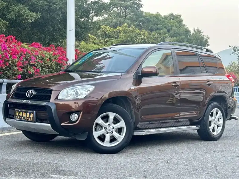 Toyota RAV4, 2012 — фото 1