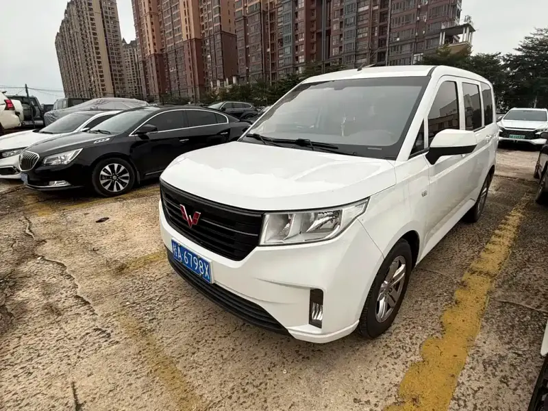 Wuling Hongguang PLUS, 2019