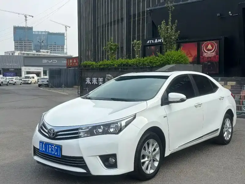 Toyota Corolla, 2015 — фото 1
