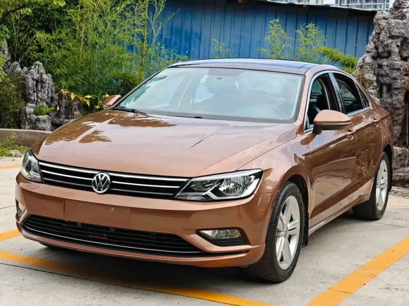 Volkswagen Lamando, 2015