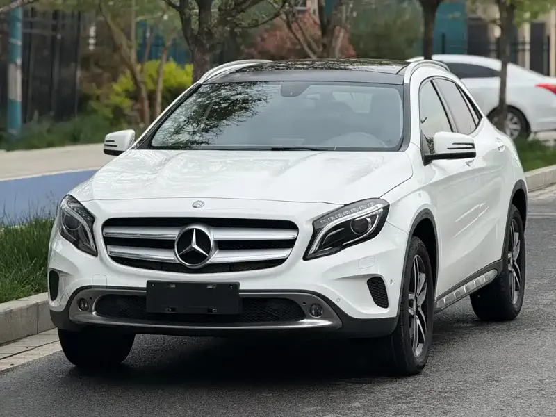 Mercedes-Benz GLA, 2015 — фото 1