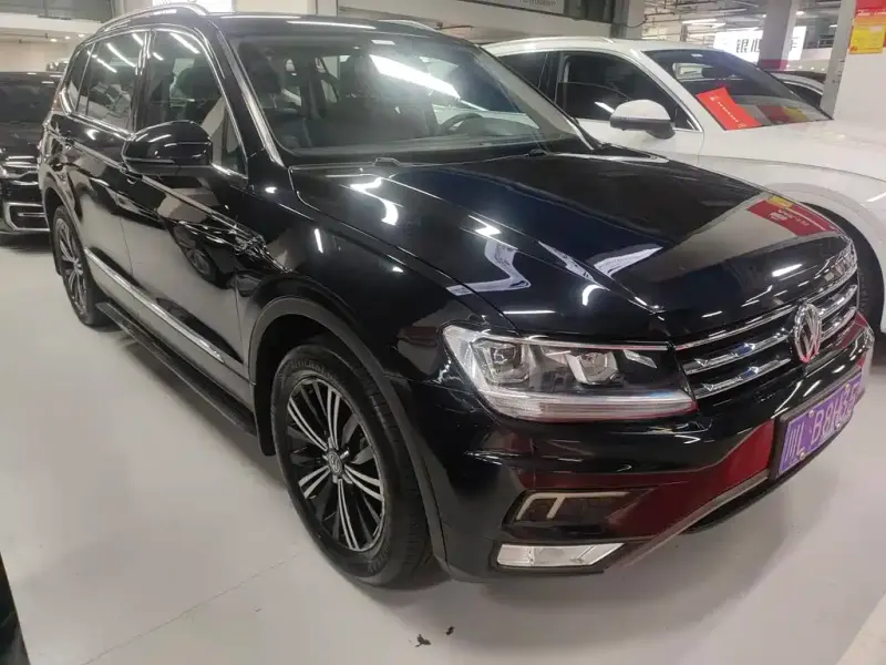 Volkswagen Tiguan L, 2020 — фото 1