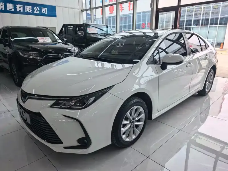 Toyota Corolla, 2022 — фото 1