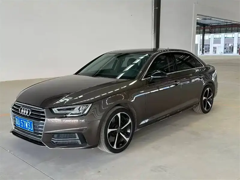 Audi A4L, 2018 — фото 1