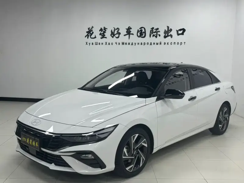 Hyundai Elantra, 2023